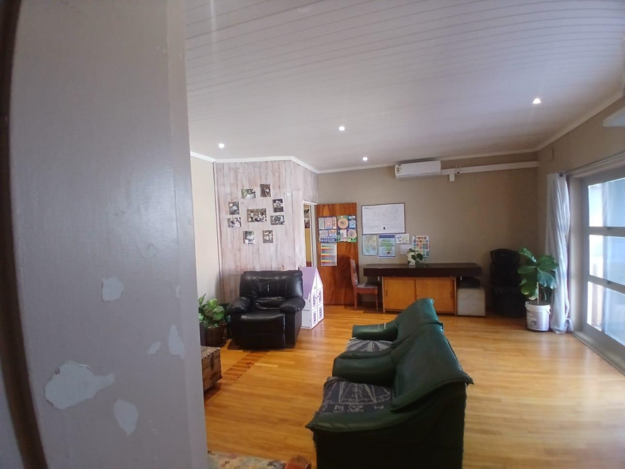 4 Bedroom Property for Sale in Avondale Western Cape